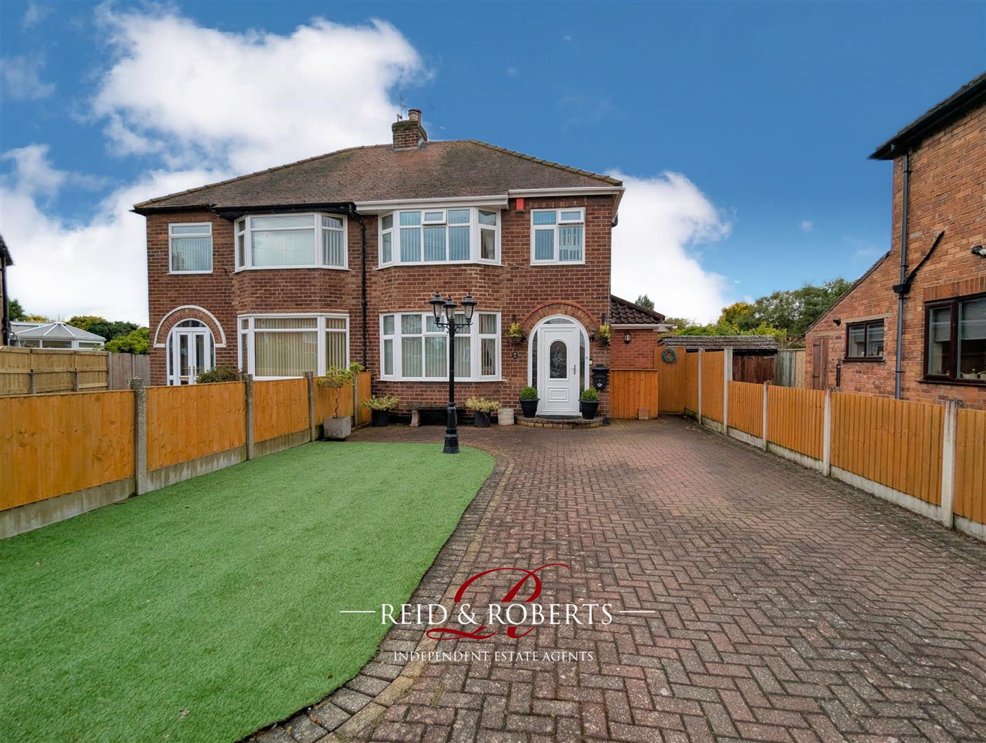 Earles Crescent, Mancot, Deeside Reid and Roberts